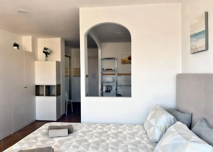 Helios Ii - Free Parking - By Lcdsol * توريمولينوس