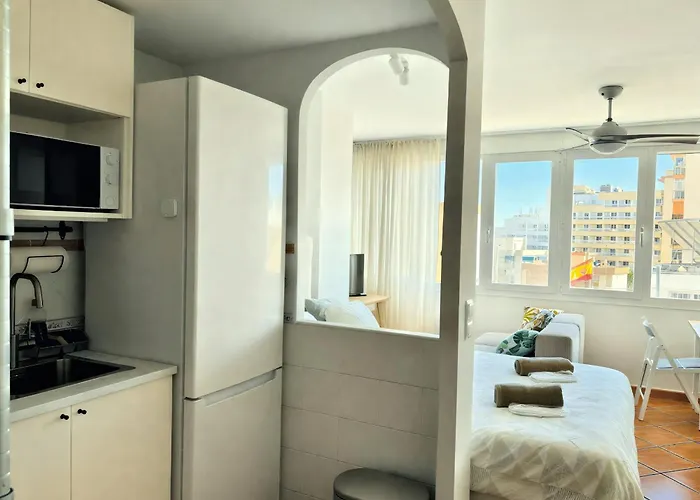 Helios Ii - Free Parking - By Lcdsol توريمولينوس