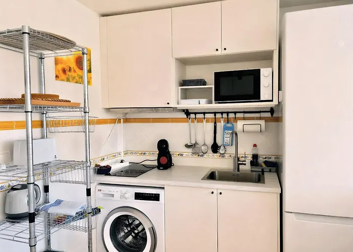 Helios Ii - Free Parking - By Lcdsol توريمولينوس